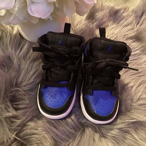 Nike Toddler sneakers size 6